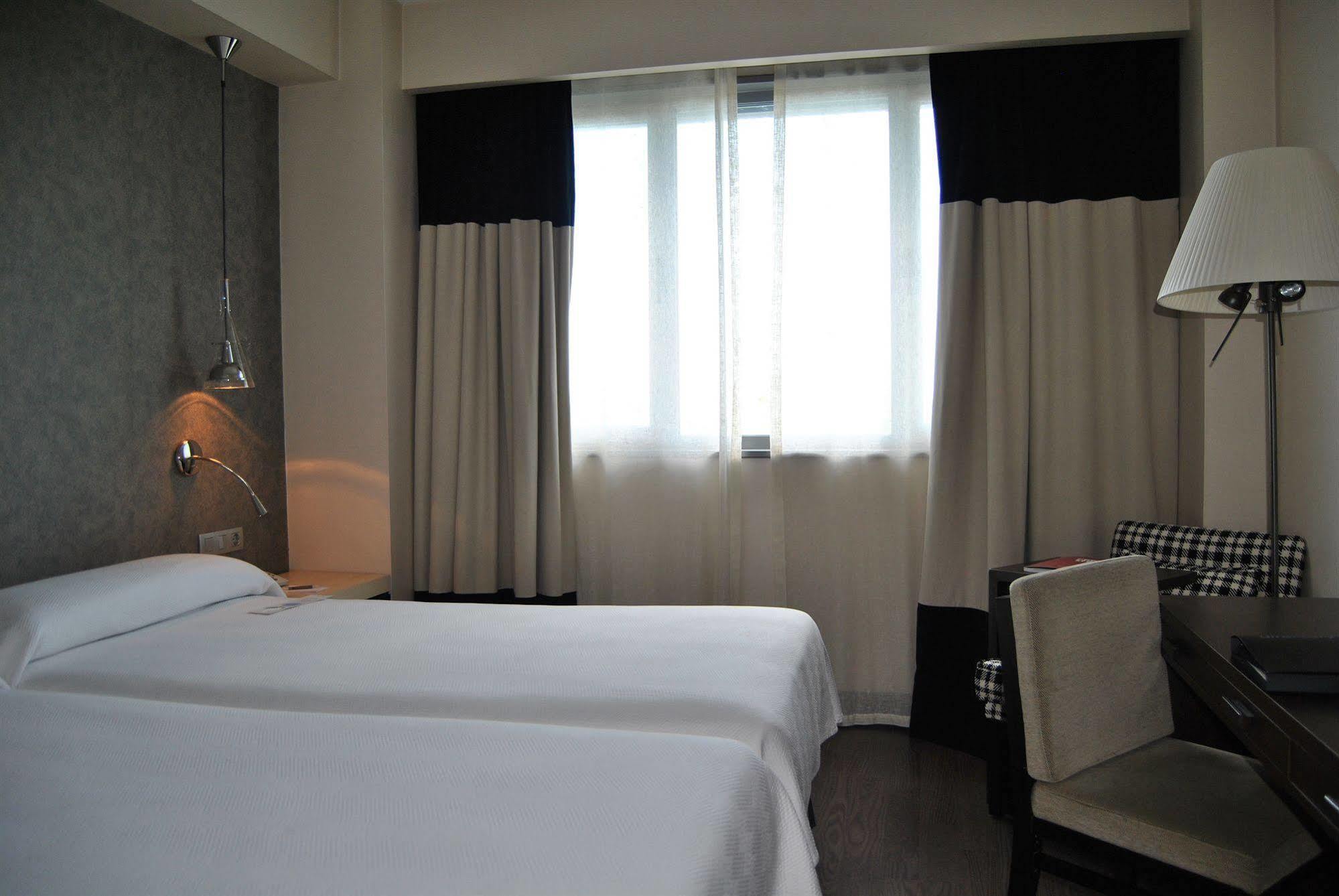 NH Alcorcón Hotel Ngoại thất bức ảnh